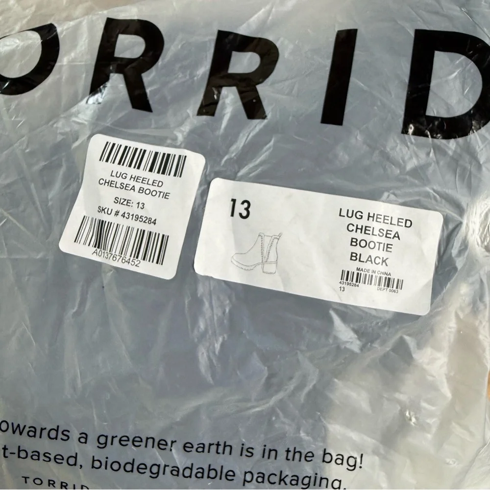 New Torrid Lug Heeled Chelsea Bootie Womens Size 13 - Picture 8 of 8